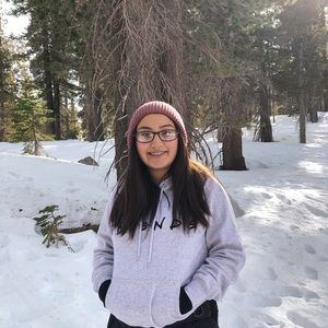 Meet your Posher, Daniela